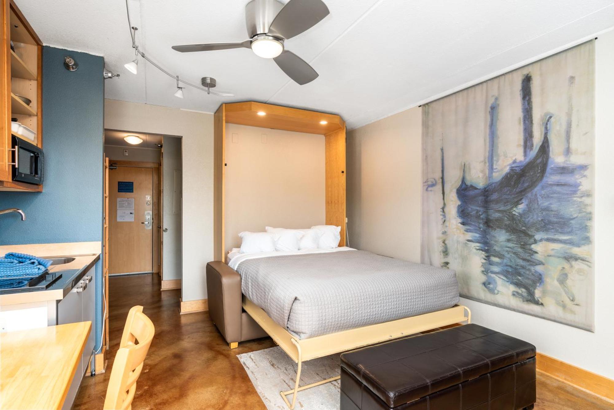 East Bay Suites Гран Маре Екстериор снимка