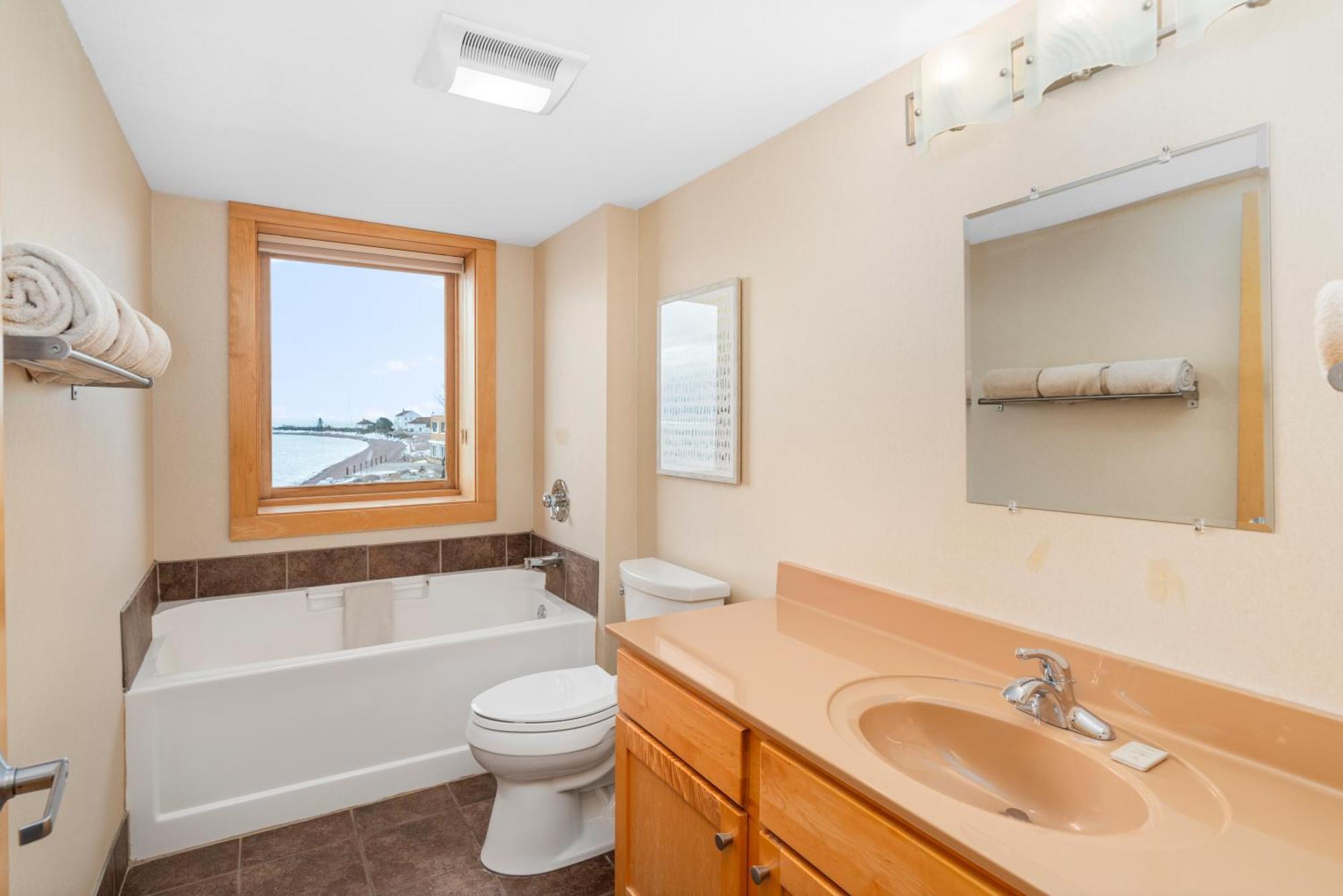 East Bay Suites Гран Маре Екстериор снимка