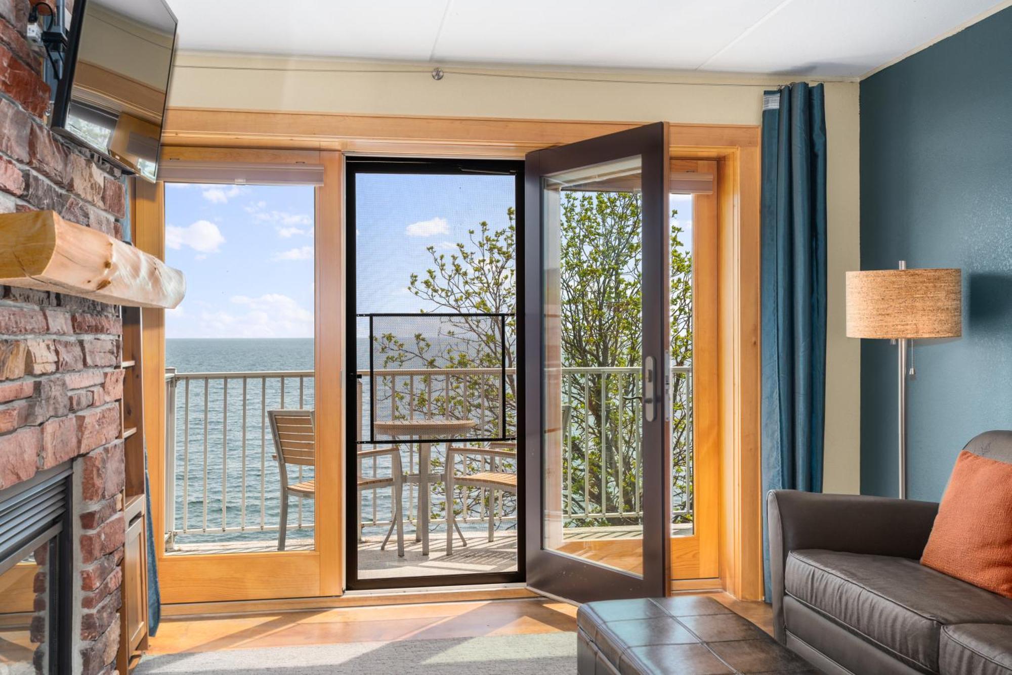 East Bay Suites Гран Маре Екстериор снимка