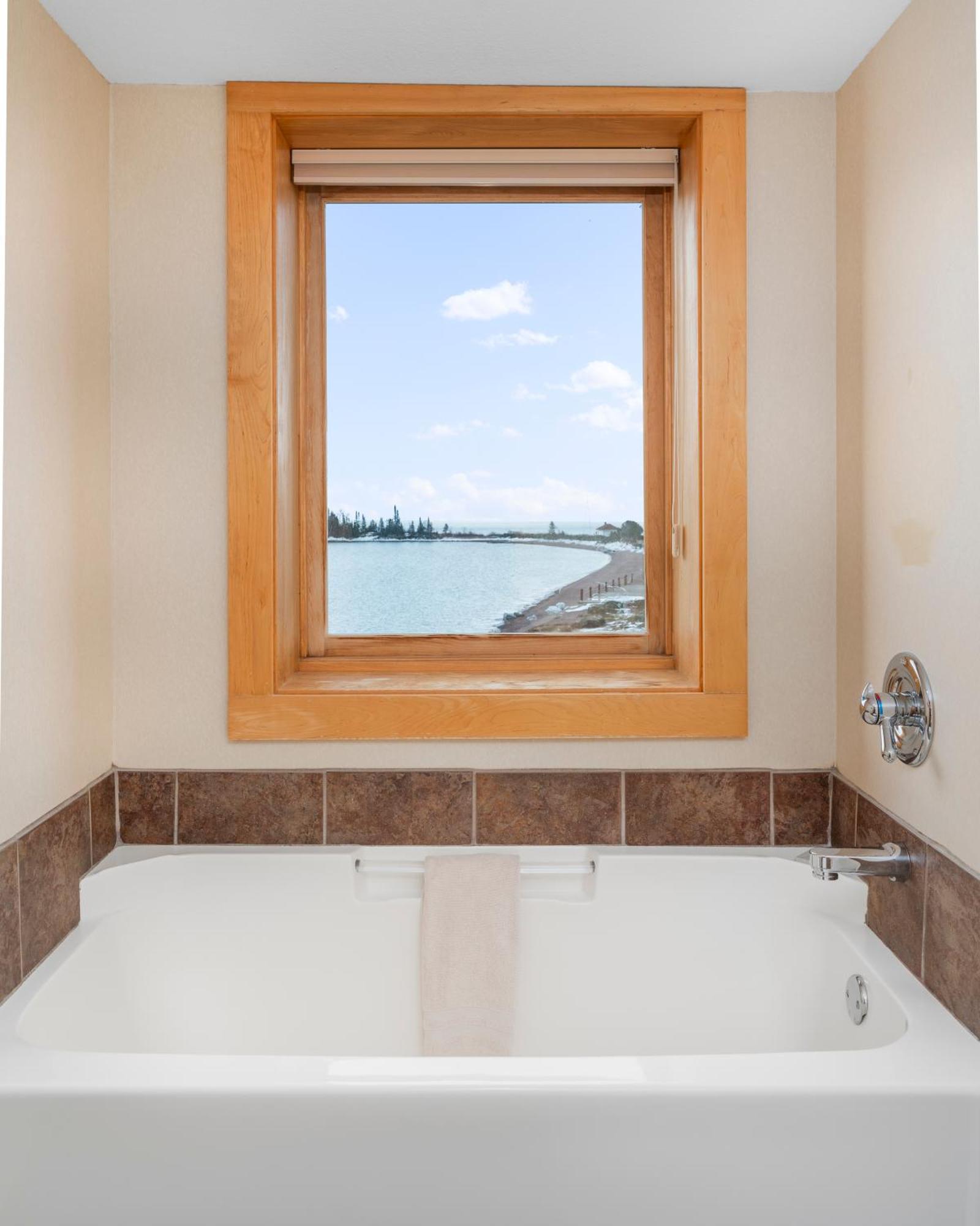 East Bay Suites Гран Маре Екстериор снимка