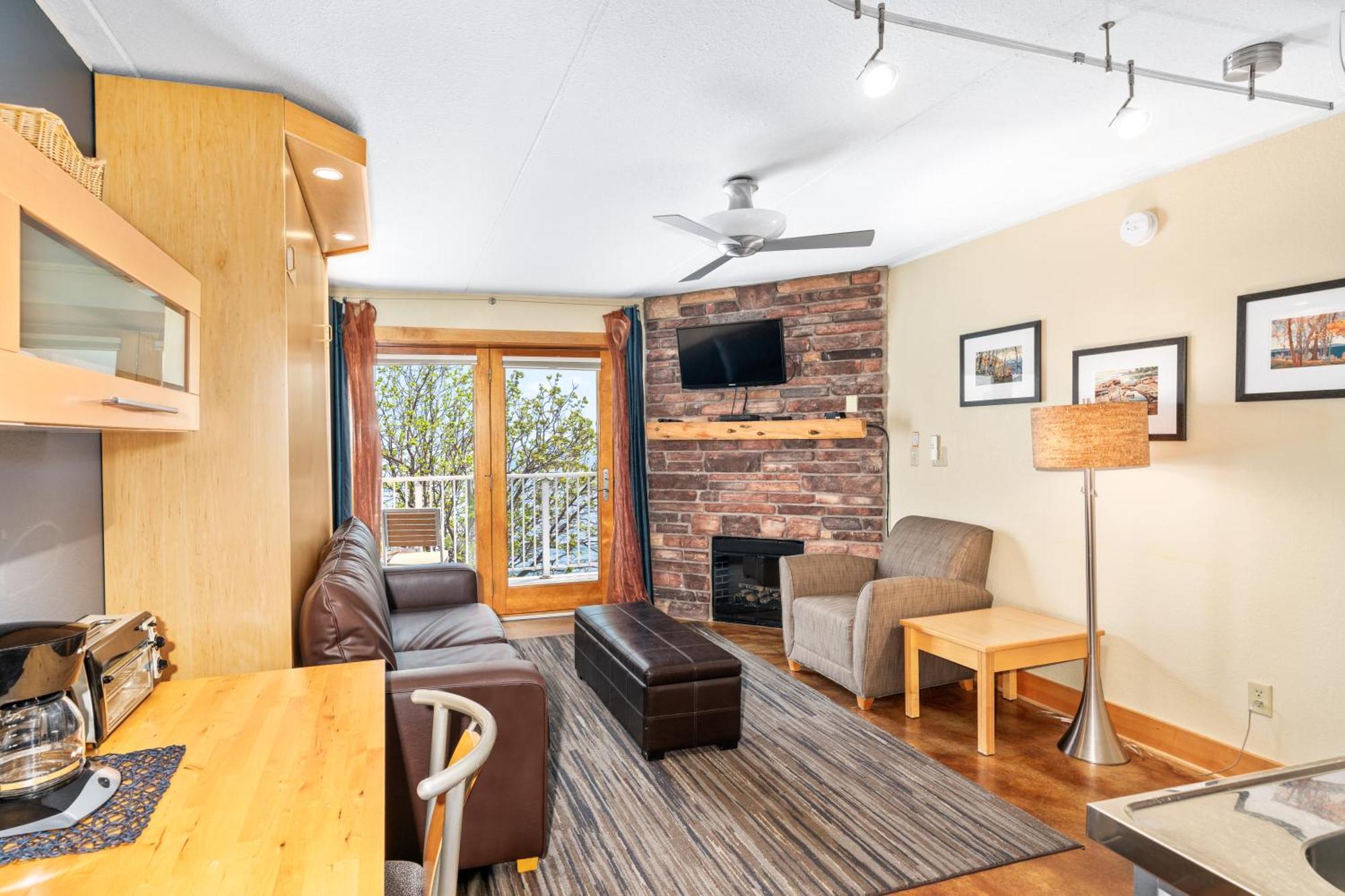 East Bay Suites Гран Маре Екстериор снимка