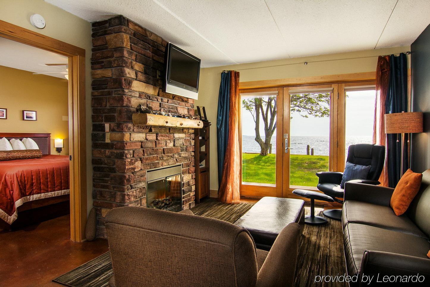 East Bay Suites Гран Маре Екстериор снимка
